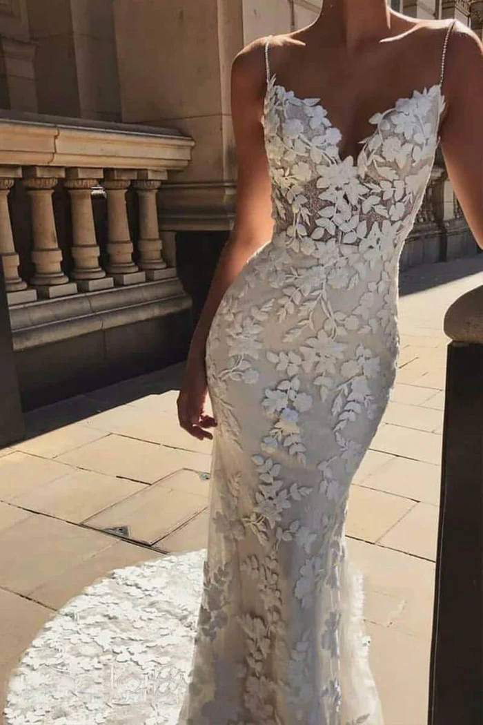 Sexy Lace Trumpet V-Neck Spaghetti Straps Wedding Dress