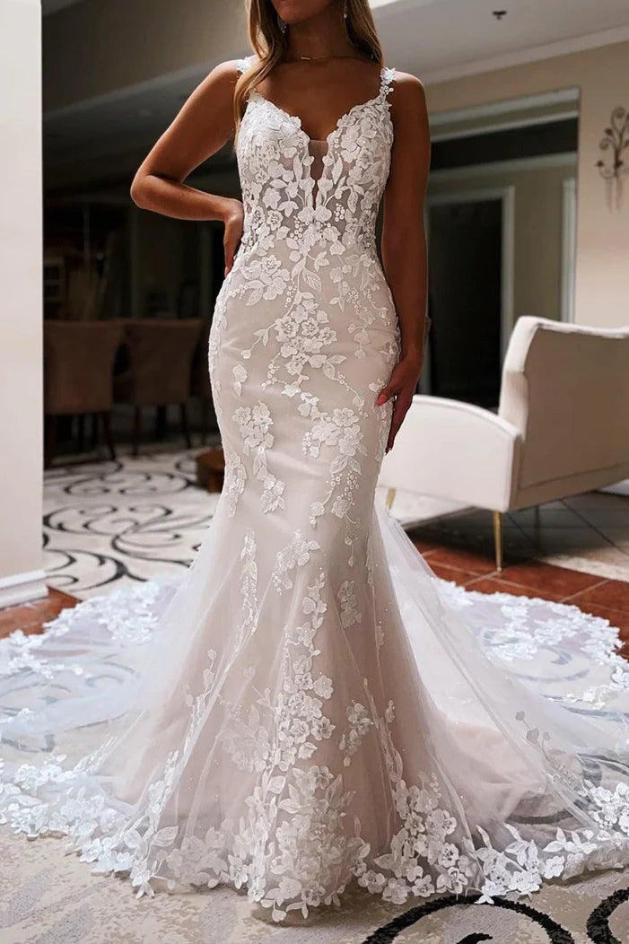 V-Neck Spaghetti Straps Appliques With Train Wedding Dress