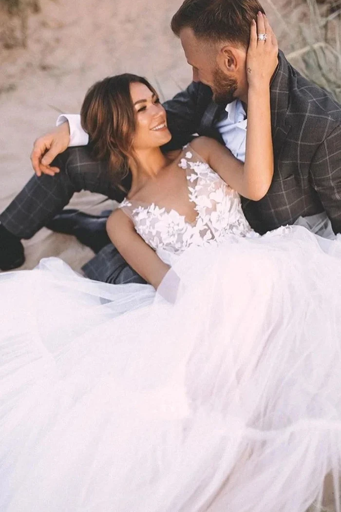 Sexy Tulle A-Line Sheer V-Neck Lace Appliques Beach Wedding Dress Movousdress Sexy Tulle A-Line Sheer V-Neck Lace Appliques Beach Wedding Dress Movousdress
