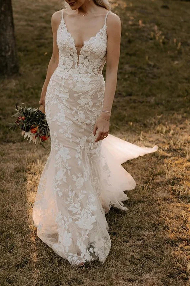 Trumpet V-Neck Spaghetti Straps With Train Lace Wedding Dress