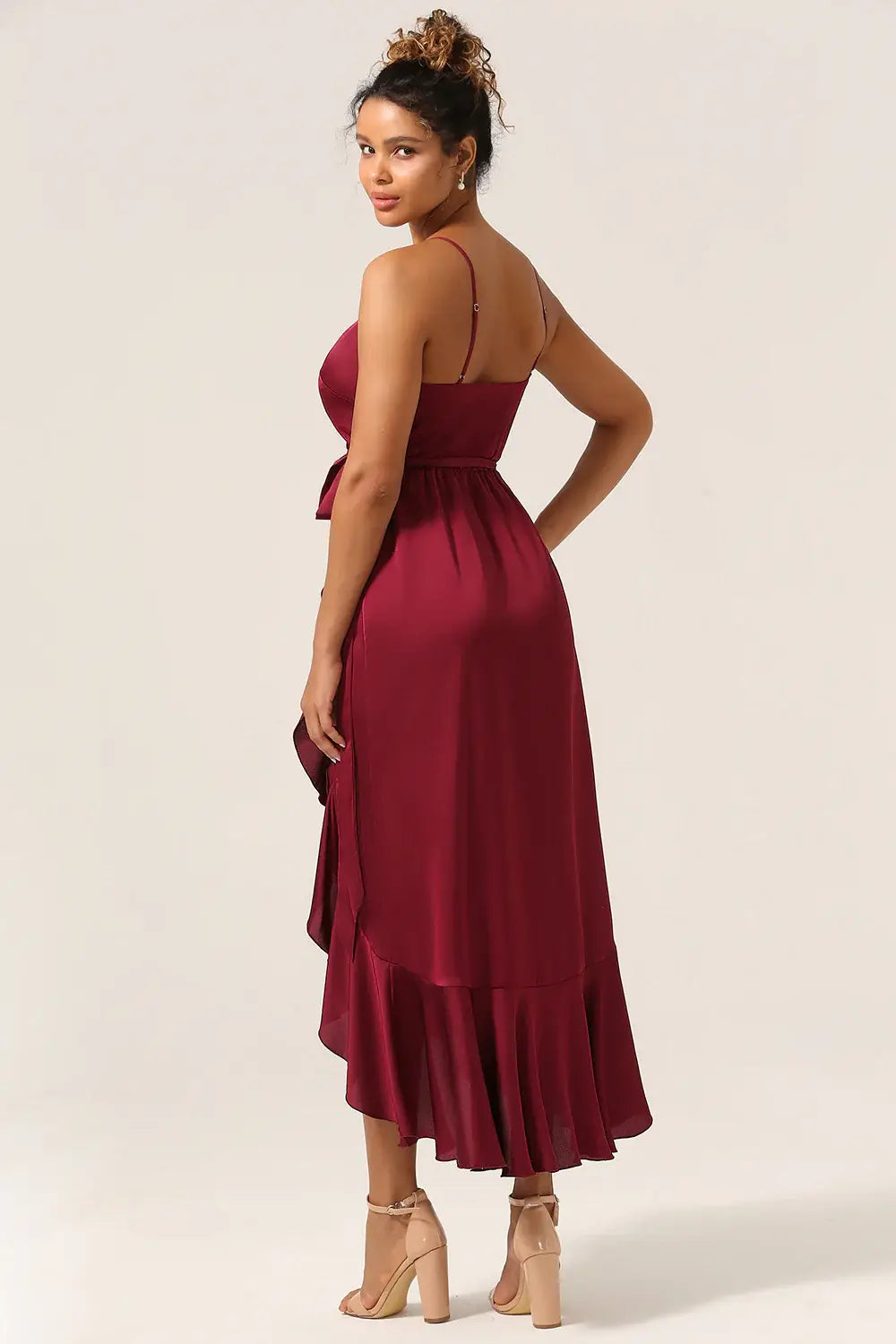 Simple Satin Fitted V-Neck Sleeveless Ruffled Bridesmaid Dress