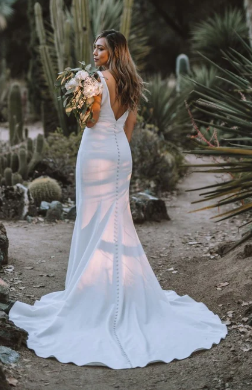 Simple Satin Trumpet V-Neck Sleeveless Summer Wedding Dress – Movousdress Simple Satin Trumpet V-Neck Sleeveless Summer Wedding Dress – Movousdress