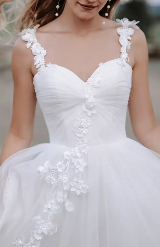 Sweetheart Spaghetti Straps Empire Lace Appliques Tulle Wedding Dress