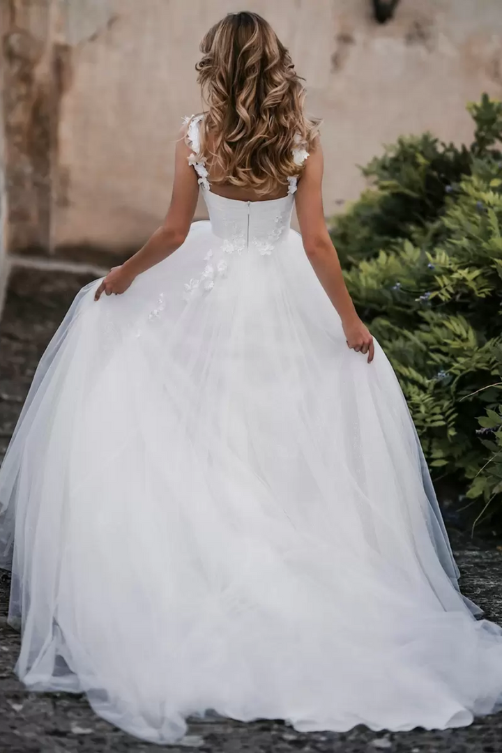 Sweetheart Spaghetti Straps Empire Lace Appliques Tulle Wedding Dress