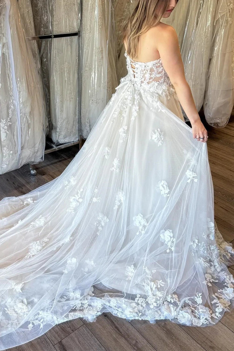 Sweetheart Strapless Tulle A-Line Appliques Long Wedding Dress