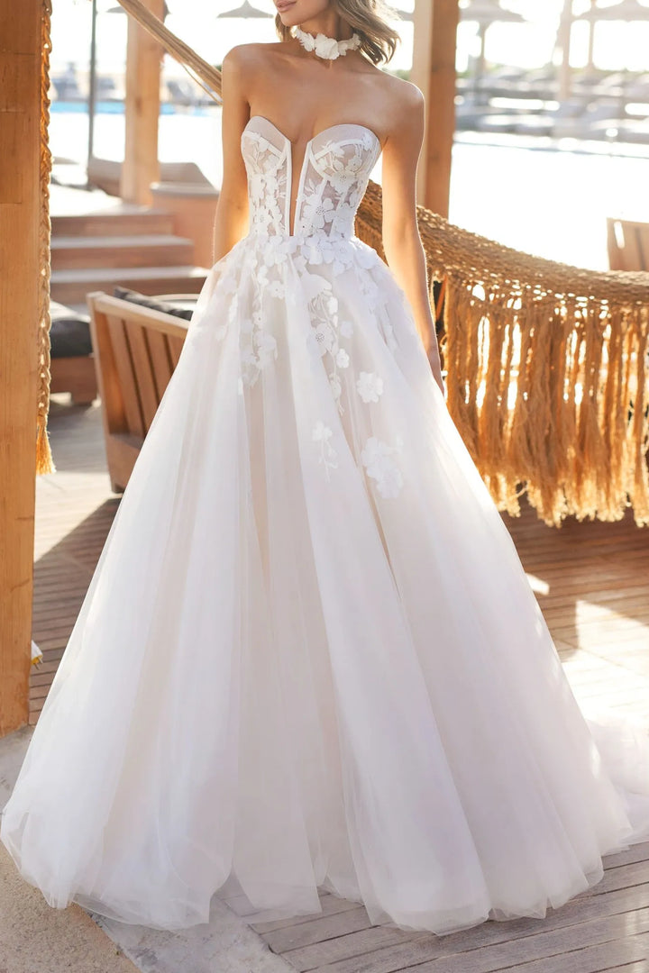 Sweetheart Strapless Tulle A-Line Appliques Long Wedding Dress