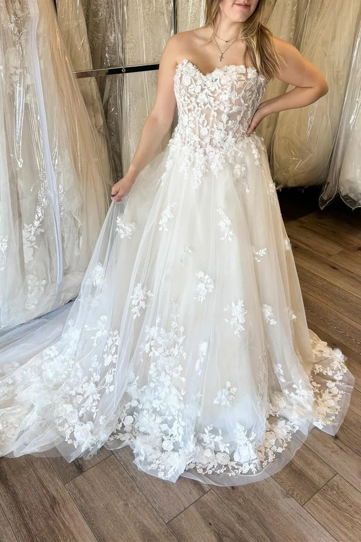 Sweetheart Strapless Tulle A-Line Appliques Long Wedding Dress