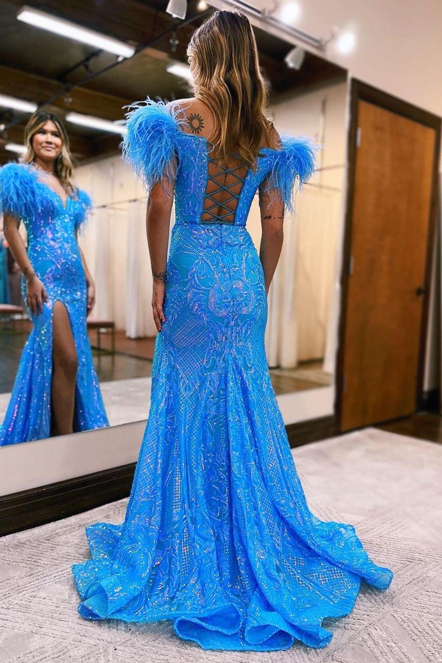 Trumpet Off-Shoulder Feathers Appliques With Train Prom Dress