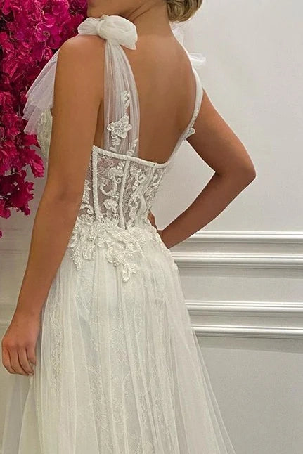 Tulle A-Line Appliques Wedding Dress With Sweetheart Spaghetti Straps