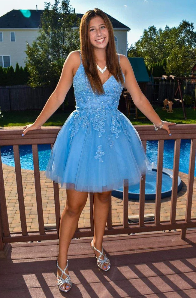 Tulle A-Line V-Neck Sleeveless Appliques Beaded Short Homecoming Dress