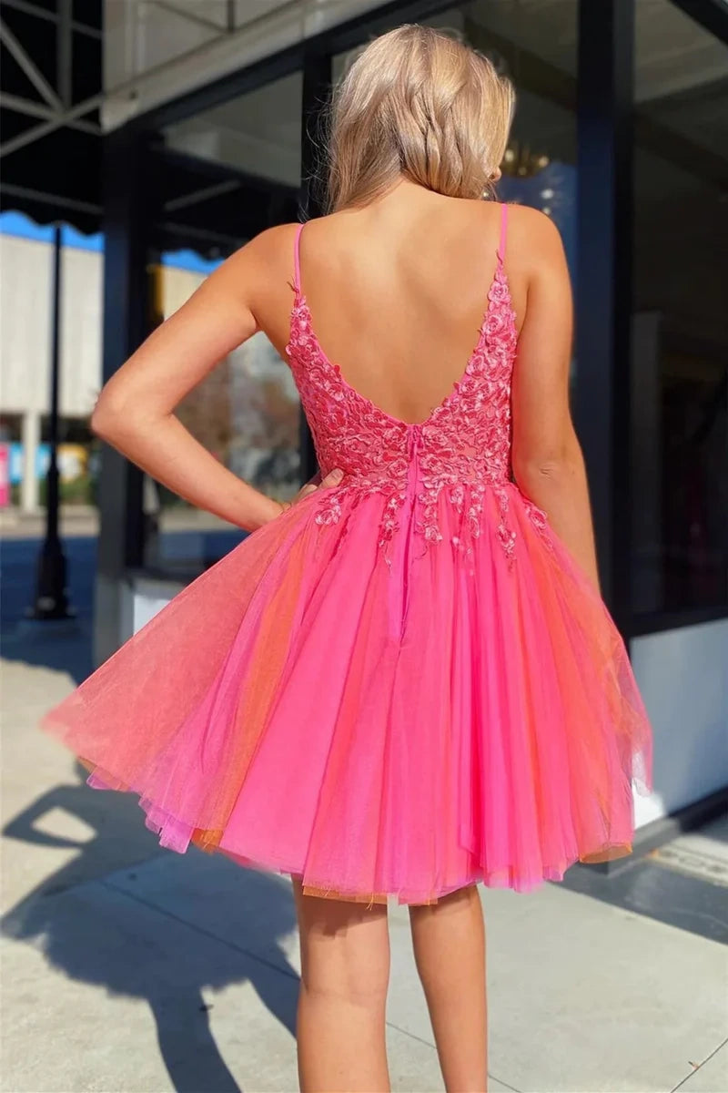 Tulle A-Line V-Neck Spaghetti Straps Appliques Homecoming Dress