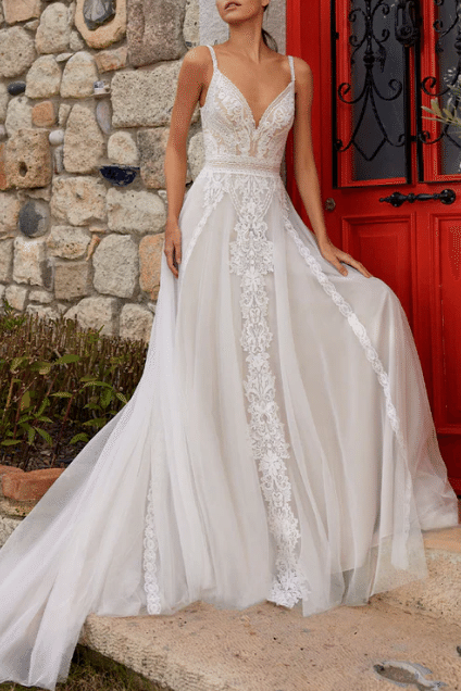 V-Neck Sleeveless Tulle A-Line Appliques Boho Wedding Dress