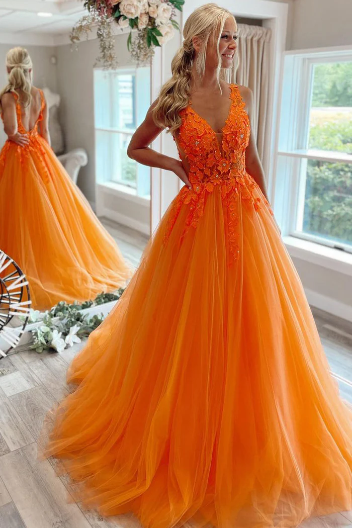 V-Neck Sleeveless Tulle A-Line Lace Appliques Prom Dress