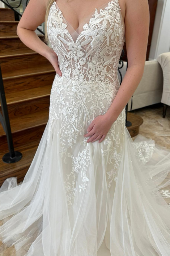 V-Neck Spaghetti Straps Lace Appliques With Tulle Train Wedding Dress