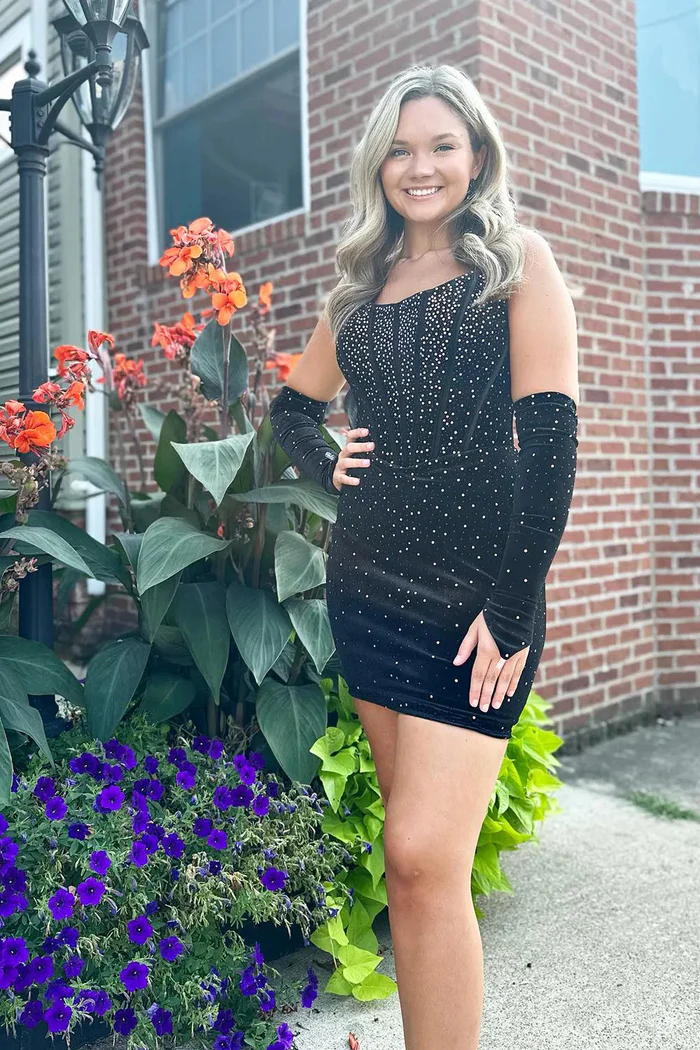 Glitter A-Line Off-Shoulder Empire Beaded Appliques Short Homecoming Dress Movousdress Glitter A-Line Off-Shoulder Empire Beaded Appliques Short Homecoming Dress Movousdress