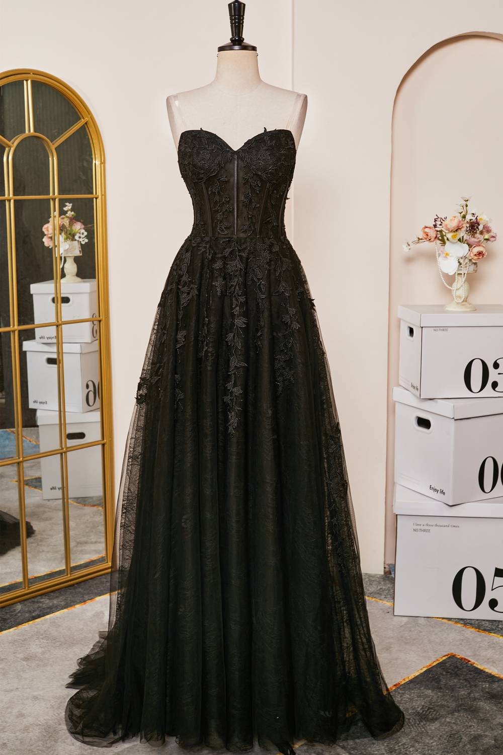 Lace-Up Black Strapless Lace Appliques A-line  Prom Dress