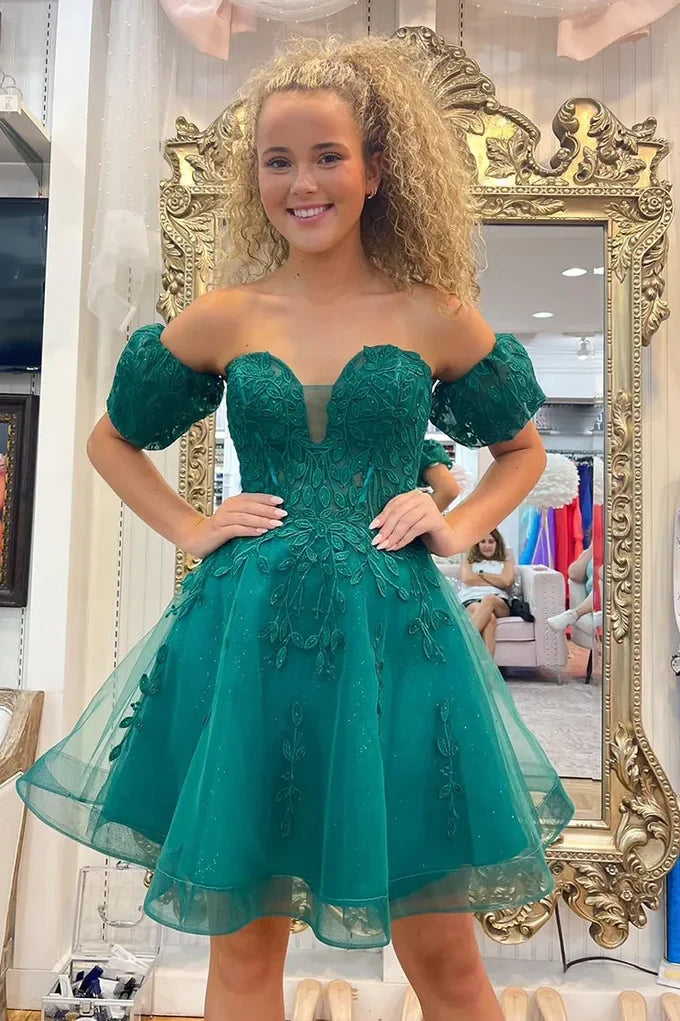 Elegant Tulle A-Line Sweetheart Lace Appliques Homecoming Dress